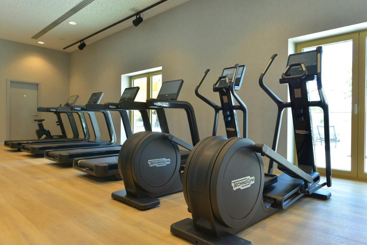 Mk Hotel Tirana Rinas Ngoại thất bức ảnh Elliptical cross trainer