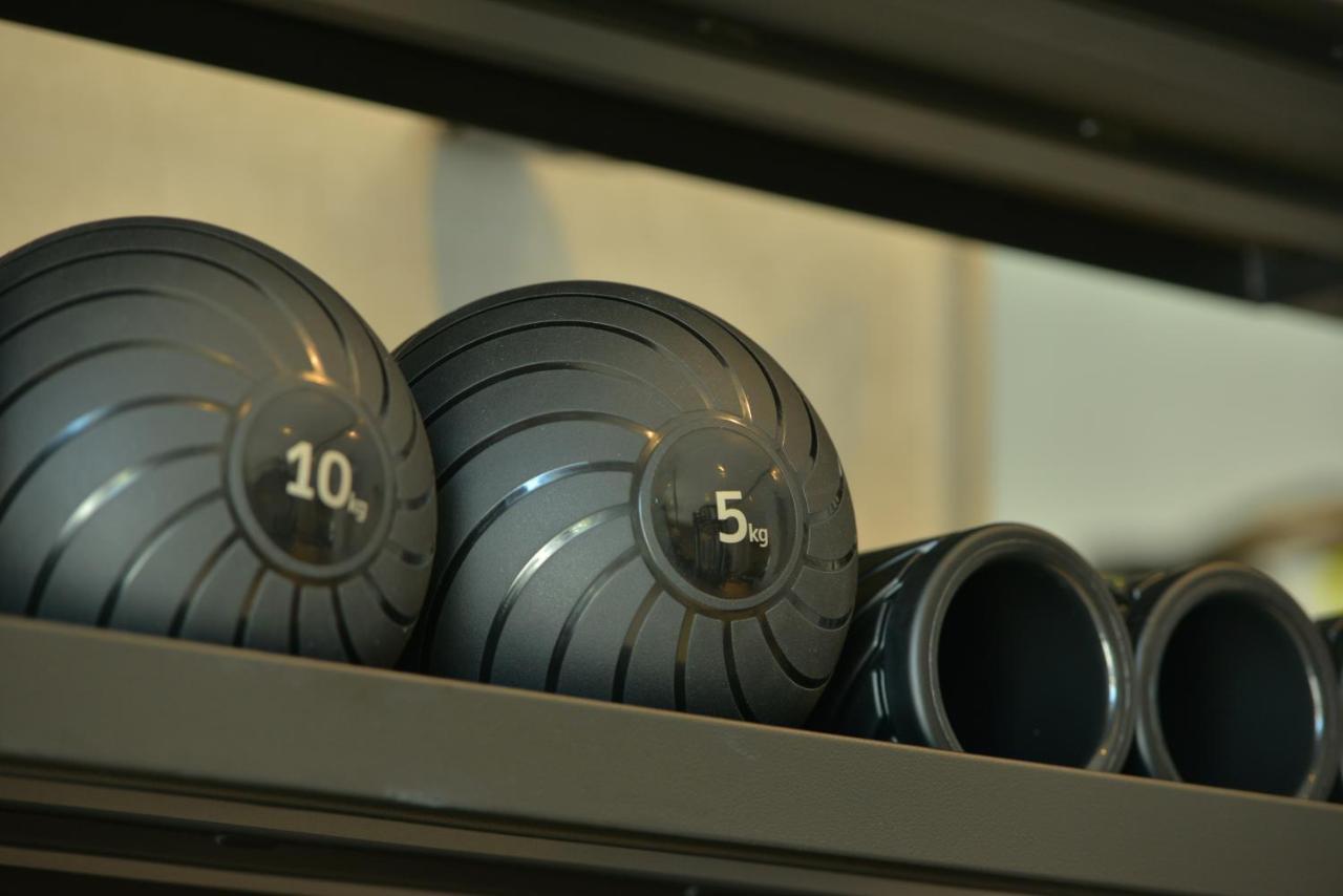 Mk Hotel Tirana Rinas Ngoại thất bức ảnh A set of kettlebells