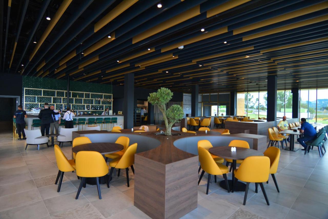 Mk Hotel Tirana Rinas Ngoại thất bức ảnh The interior of the lounge