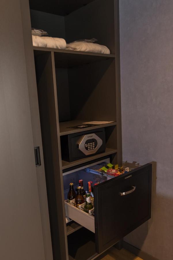 Mk Hotel Tirana Rinas Ngoại thất bức ảnh A hotel safe