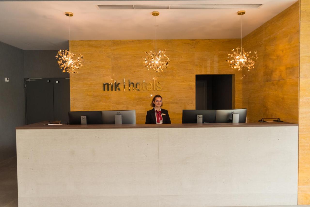 Mk Hotel Tirana Rinas Ngoại thất bức ảnh Reception desk at a hotel