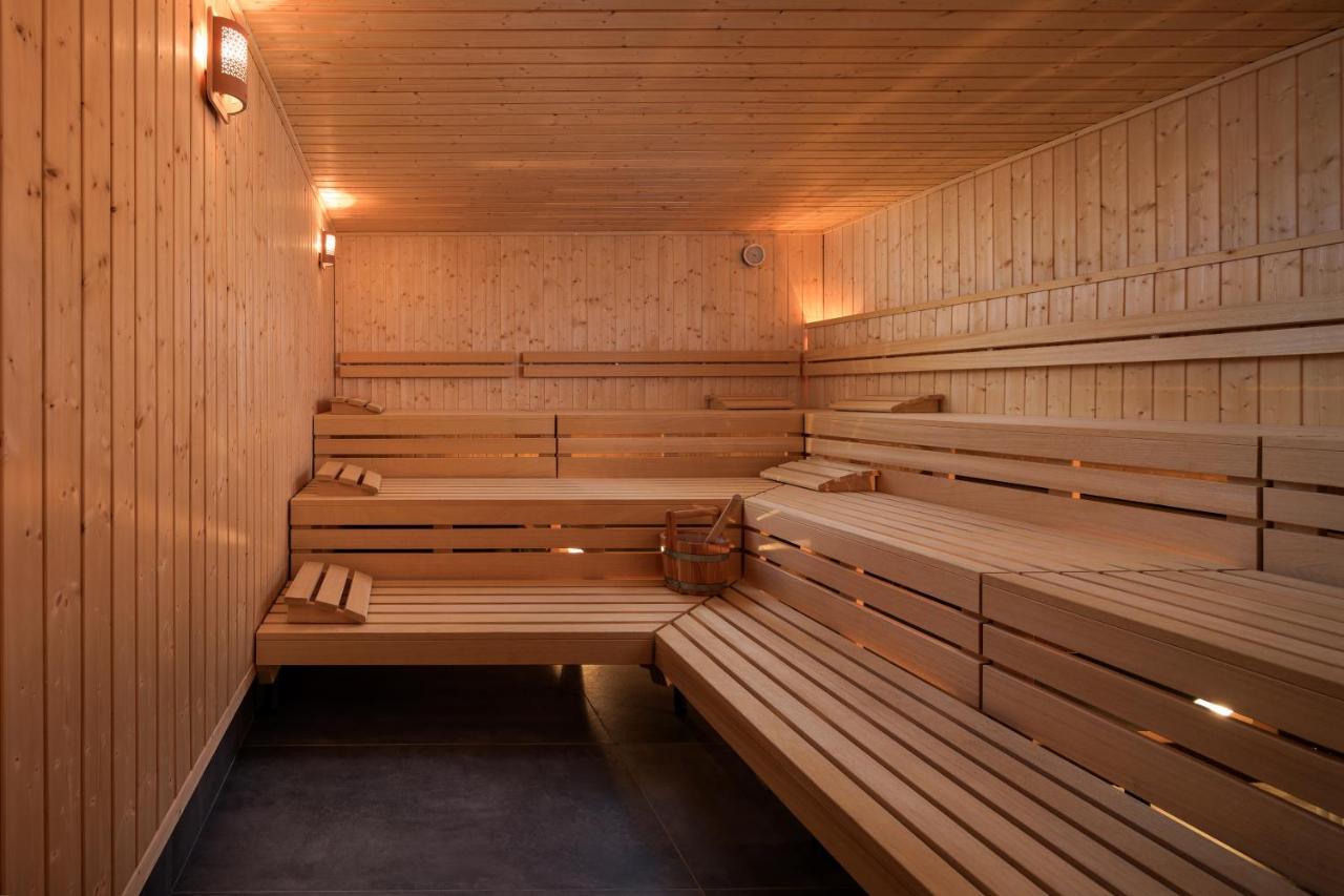 Mk Hotel Tirana Rinas Ngoại thất bức ảnh A Finnish sauna