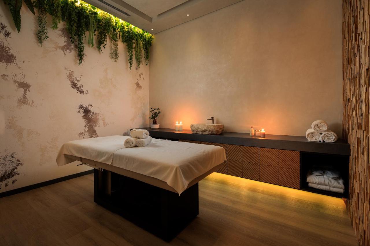 Mk Hotel Tirana Rinas Ngoại thất bức ảnh A massage table