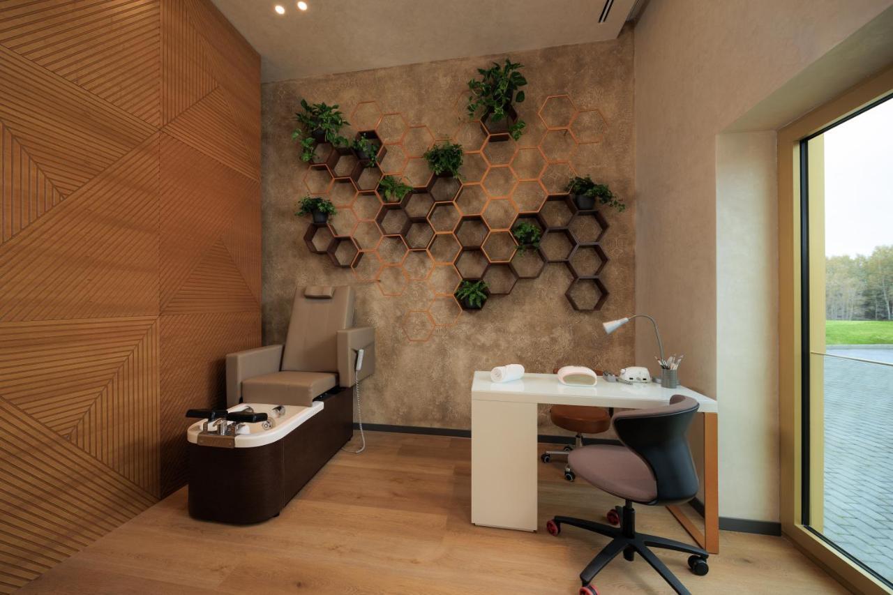 Mk Hotel Tirana Rinas Ngoại thất bức ảnh A doctor's office